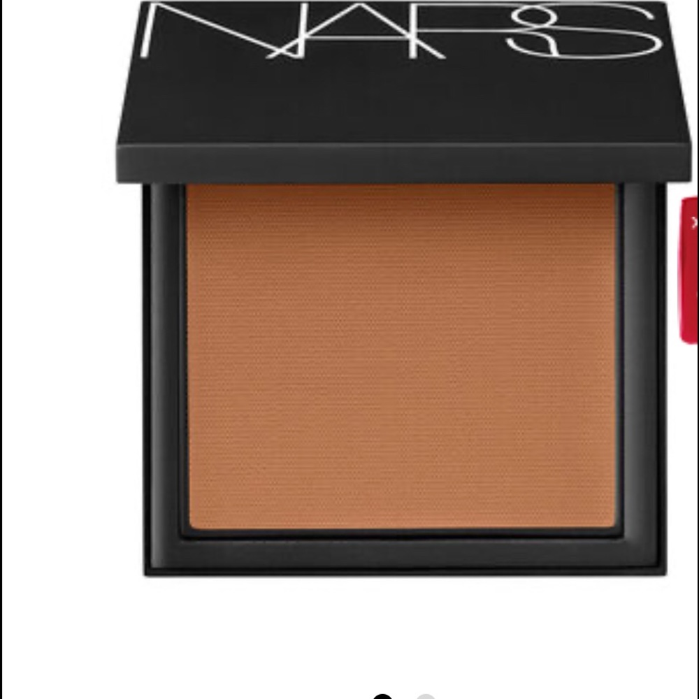 All Day Luminous Powder Foundation SPF 24